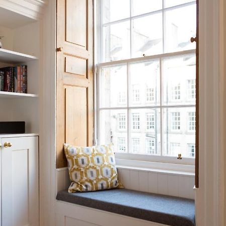 Royal Mile - Old Town Apartment เอดินบะระ ภายนอก รูปภาพ